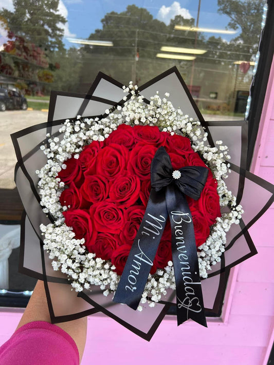 25 roses with baby breath