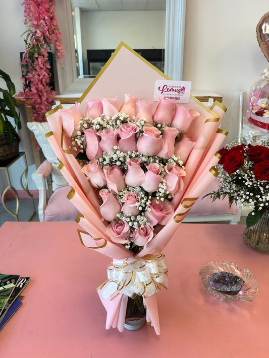 25 roses flat bouquet